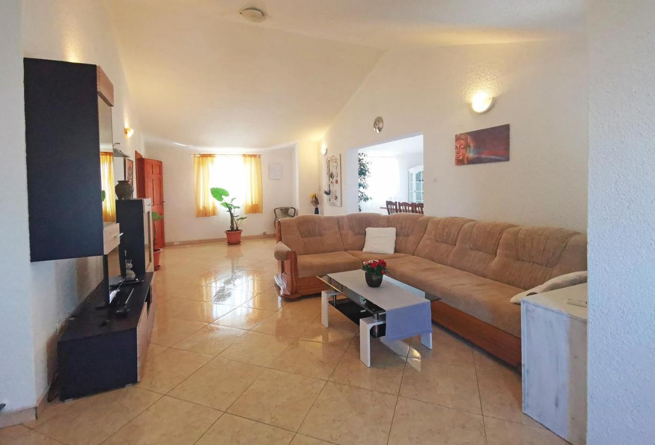 Apartman Luna Sveti Lovreč Pazenatički Extérieur photo